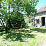 AU BOUT DU VILLAGE